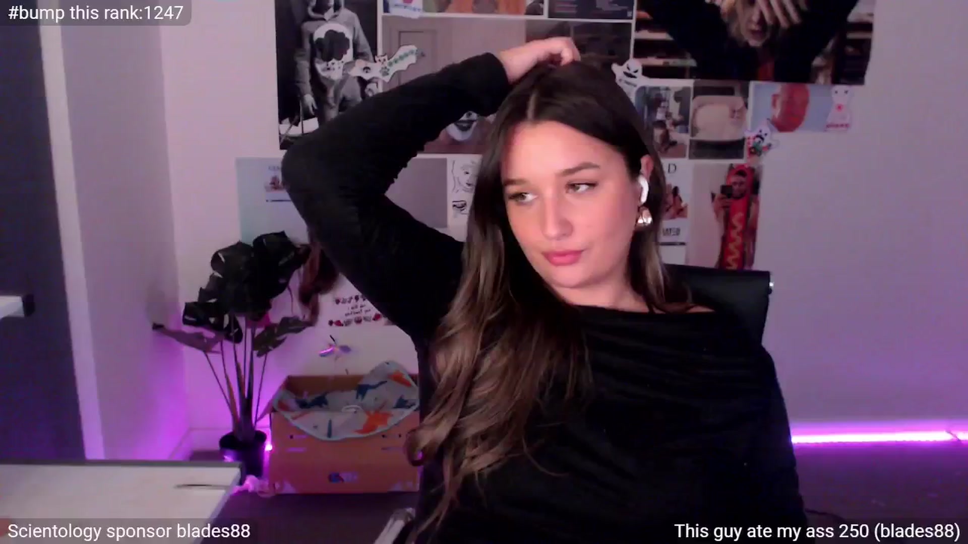 Gallery image thumbnail from StonksRoom's myfreecams stream on, 05/20/2025, 09:12 image 11 of 20