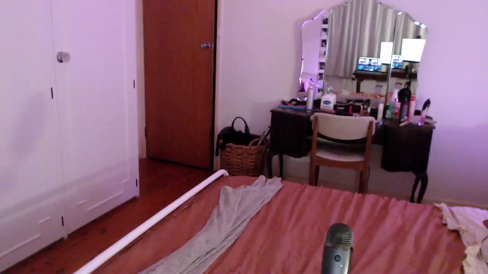 Gallery image thumbnail from StonksRoom's myfreecams stream on, 11/29/2025, 12:09 image 12 of 20