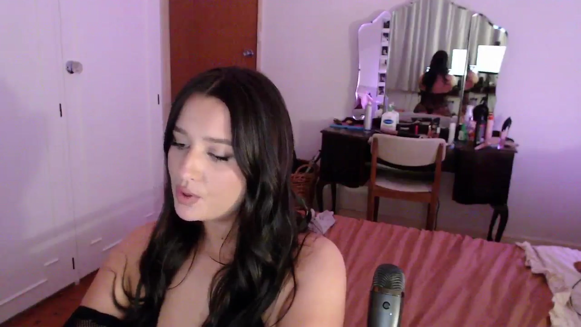 Gallery image thumbnail from StonksRoom's myfreecams stream on, 11/29/2025, 12:09 image 8 of 20
