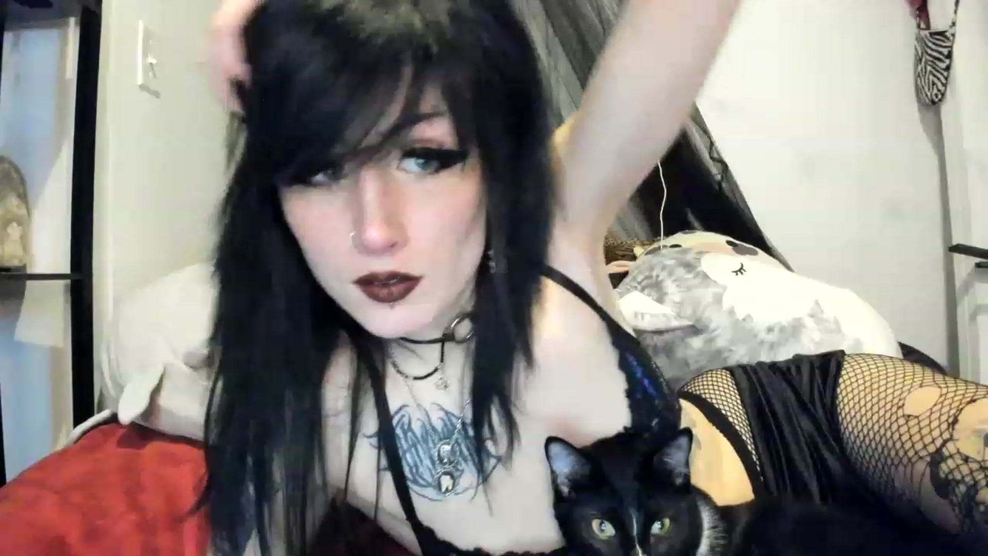 Gallery image thumbnail from StormiBlu's myfreecams stream on, 12/03/2022, 02:54 image 7 of 20