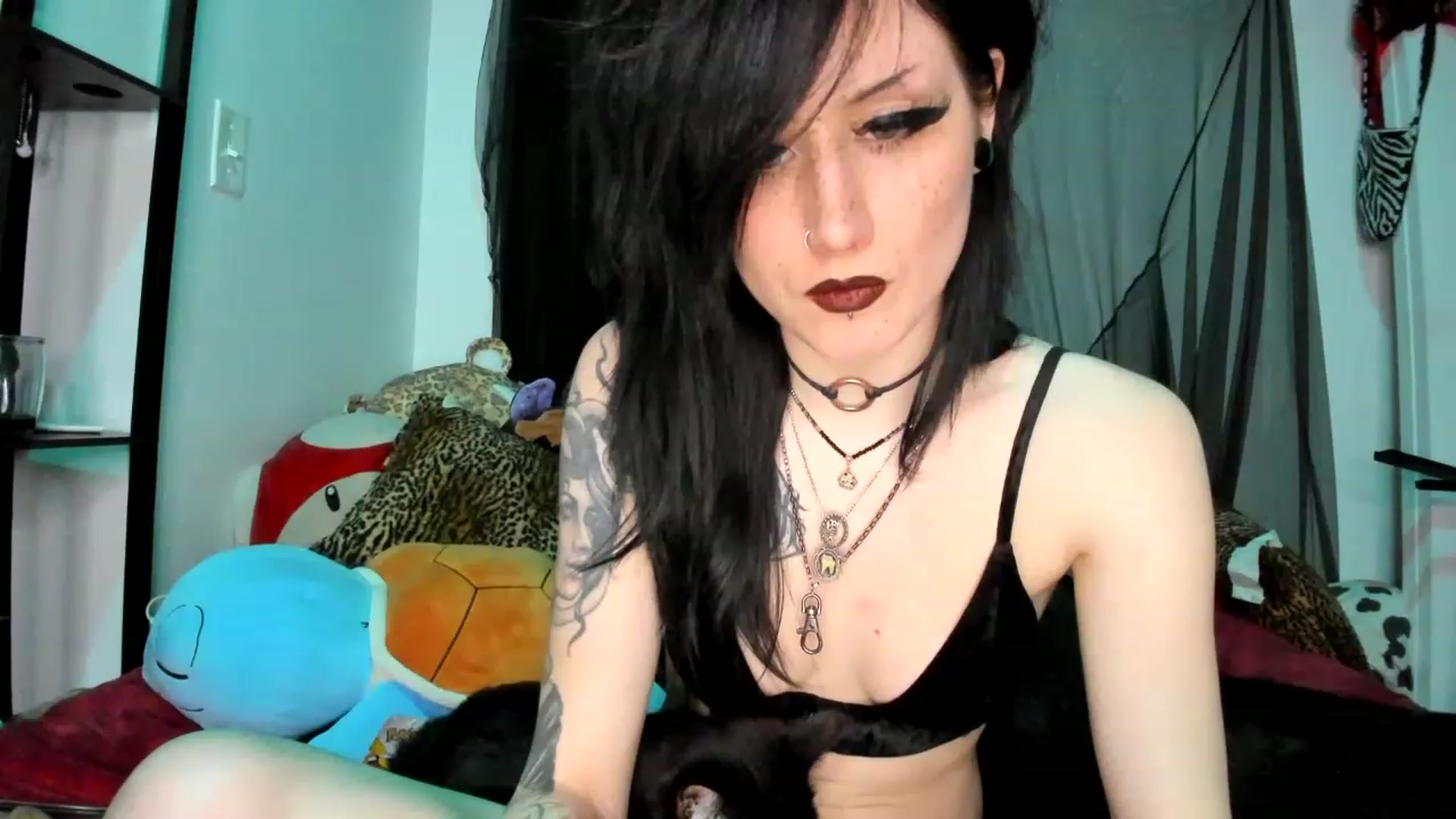 Gallery image thumbnail from StormiBlu's myfreecams stream on, 04/04/2023, 04:13 image 7 of 20