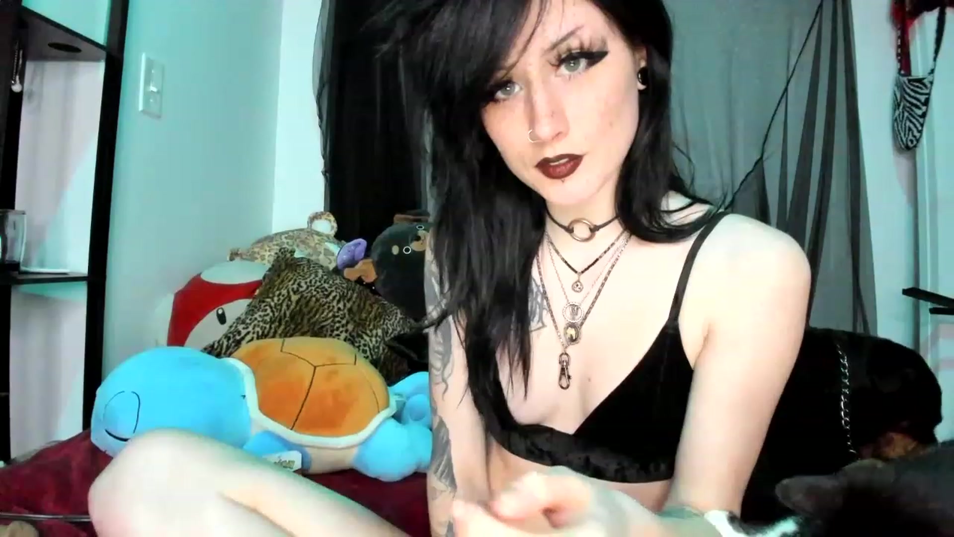 Gallery image thumbnail from StormiBlu's myfreecams stream on, 04/04/2023, 04:13 image 3 of 20