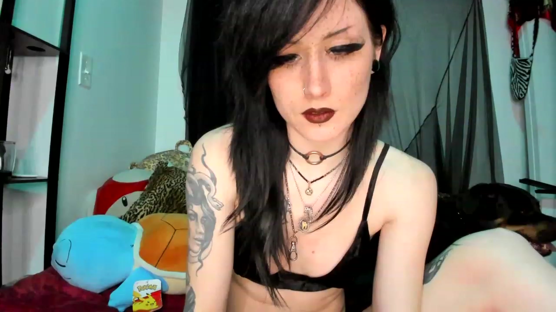 Gallery image thumbnail from StormiBlu's myfreecams stream on, 04/04/2023, 04:13 image 5 of 20