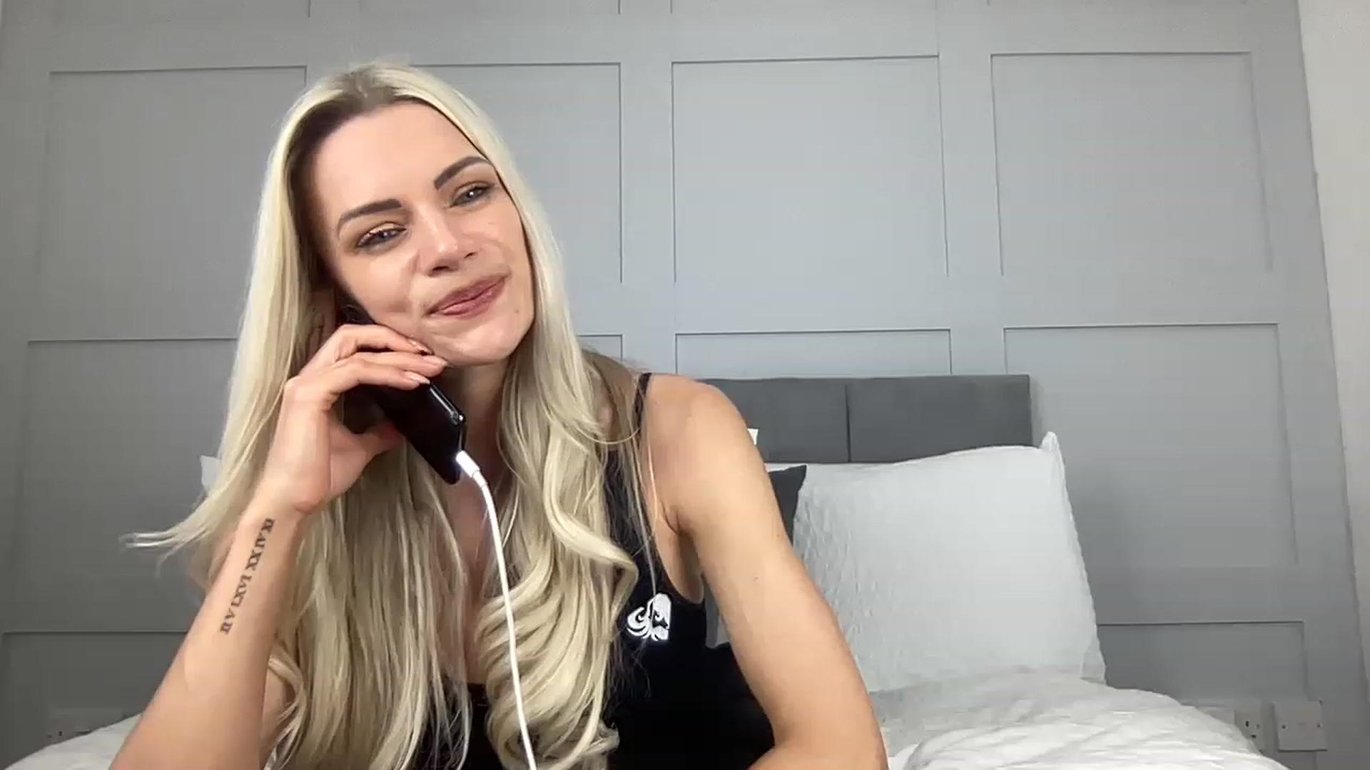 Gallery image thumbnail from Stormi_Mack_x's myfreecams stream on, 04/15/2023, 18:38 image 14 of 20
