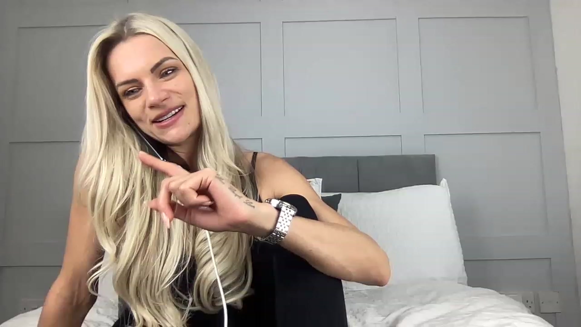 Gallery image thumbnail from Stormi_Mack_x's myfreecams stream on, 04/15/2023, 18:38 image 6 of 20