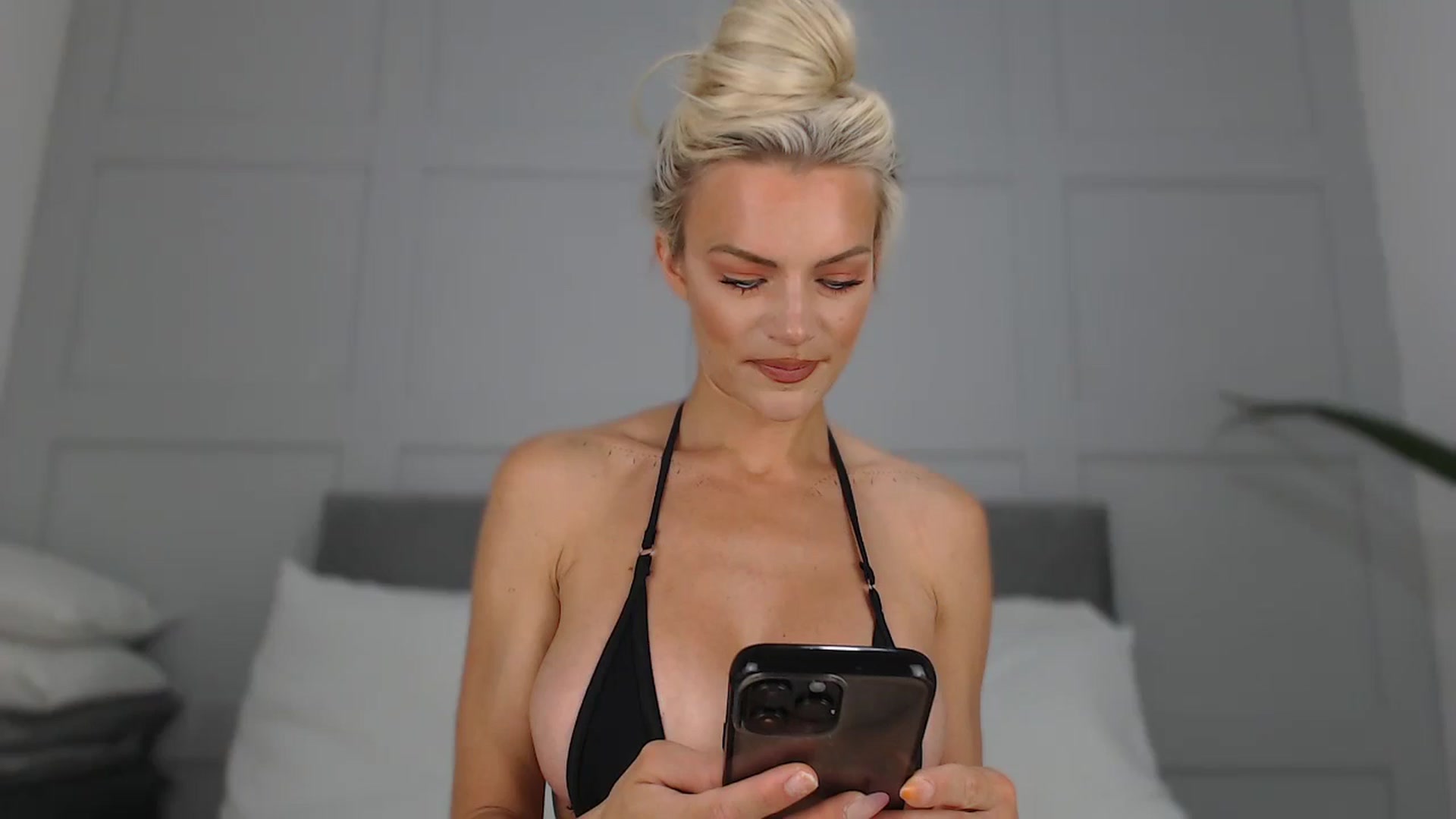 Gallery image thumbnail from Stormi_Mack_x's myfreecams stream on, 05/14/2024, 08:19 image 3 of 20