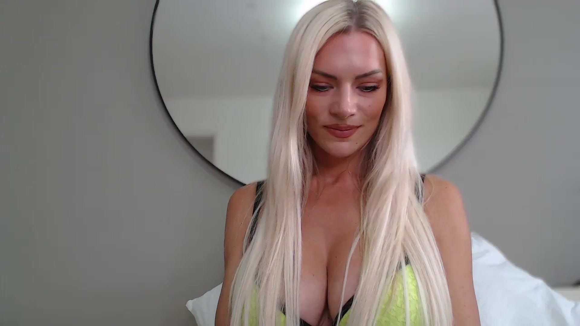 Gallery image thumbnail from Stormi_Mack_x's myfreecams stream on, 06/04/2024, 10:11 image 8 of 20