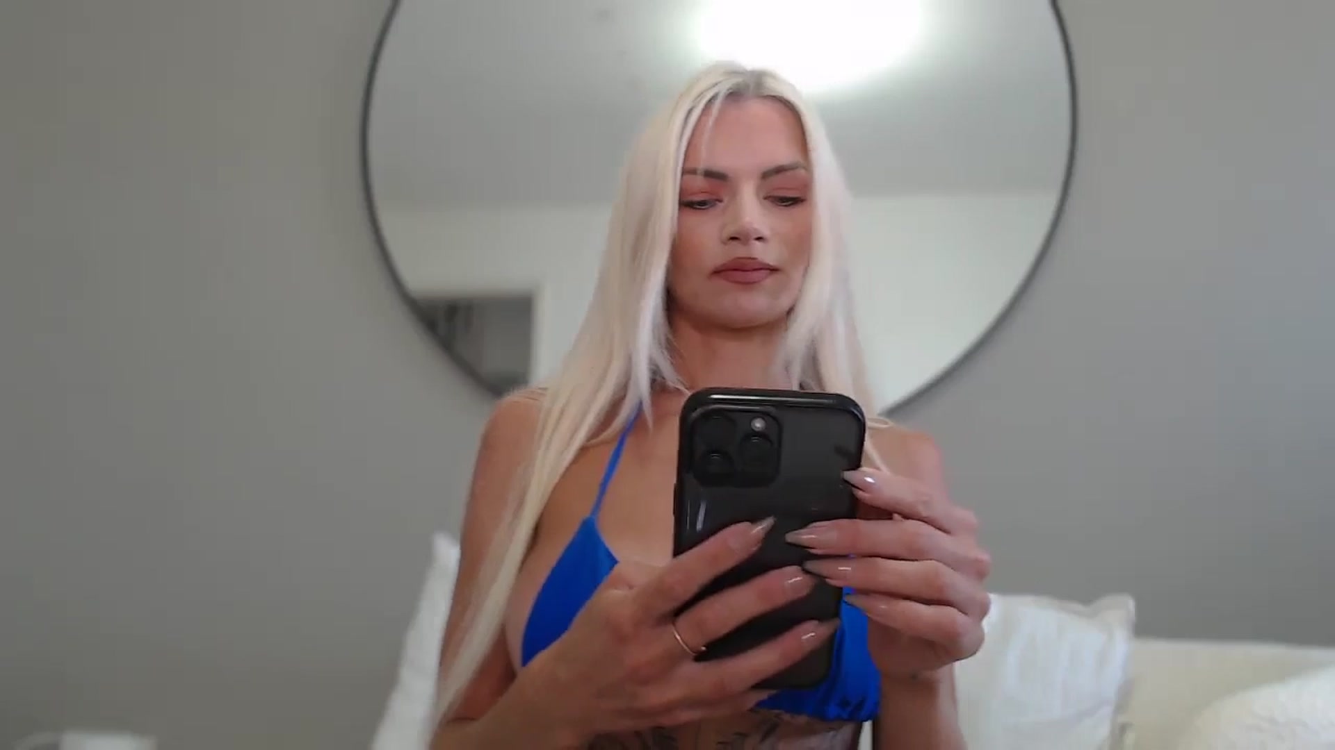 Gallery image thumbnail from Stormi_Mack_x's myfreecams stream on, 06/29/2024, 07:35 image 17 of 20