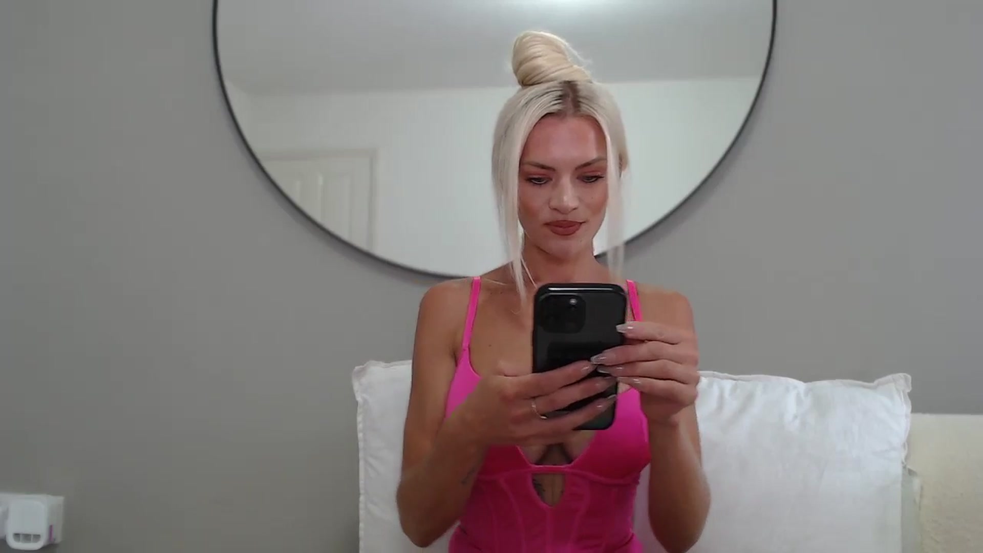 Gallery image thumbnail from Stormi_Mack_x's myfreecams stream on, 07/09/2024, 09:28 image 6 of 20