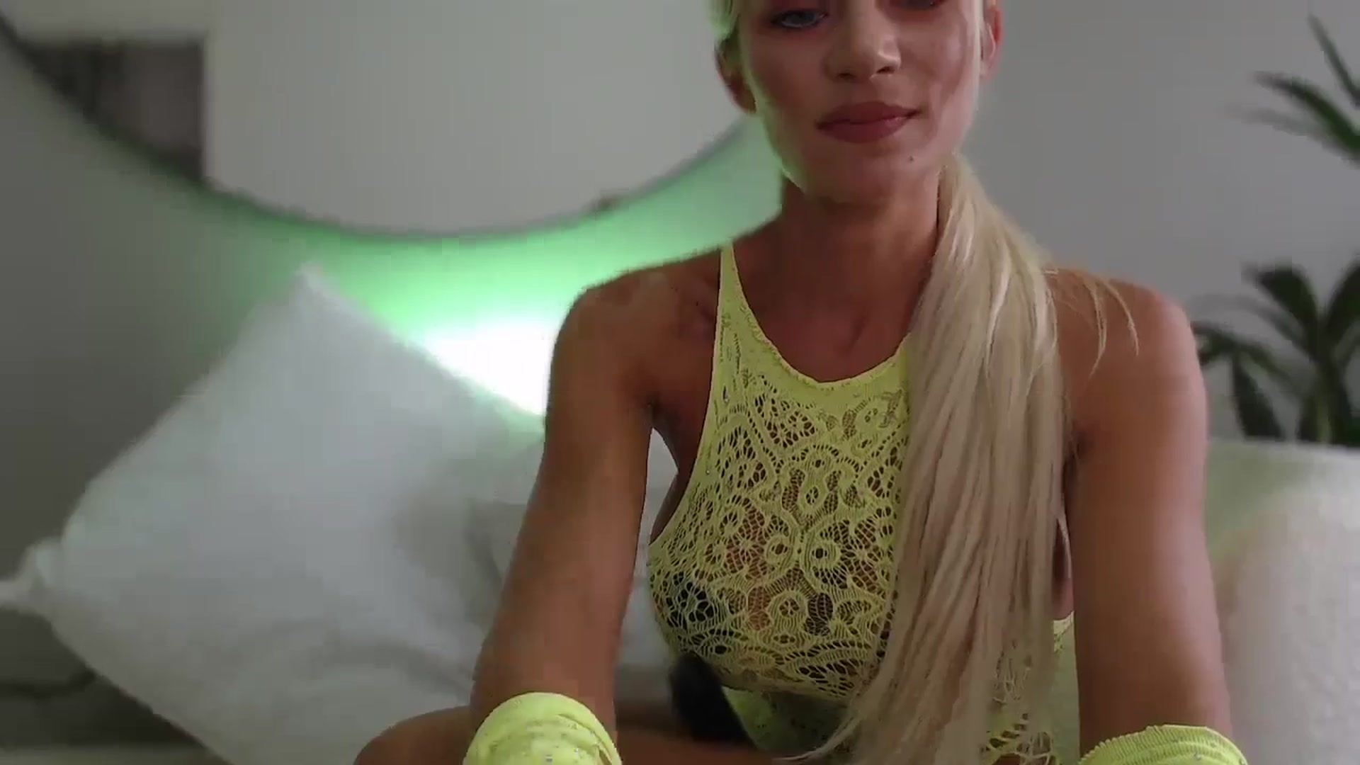 Gallery image thumbnail from Stormi_Mack_x's myfreecams stream on, 08/07/2024, 15:13 image 17 of 20