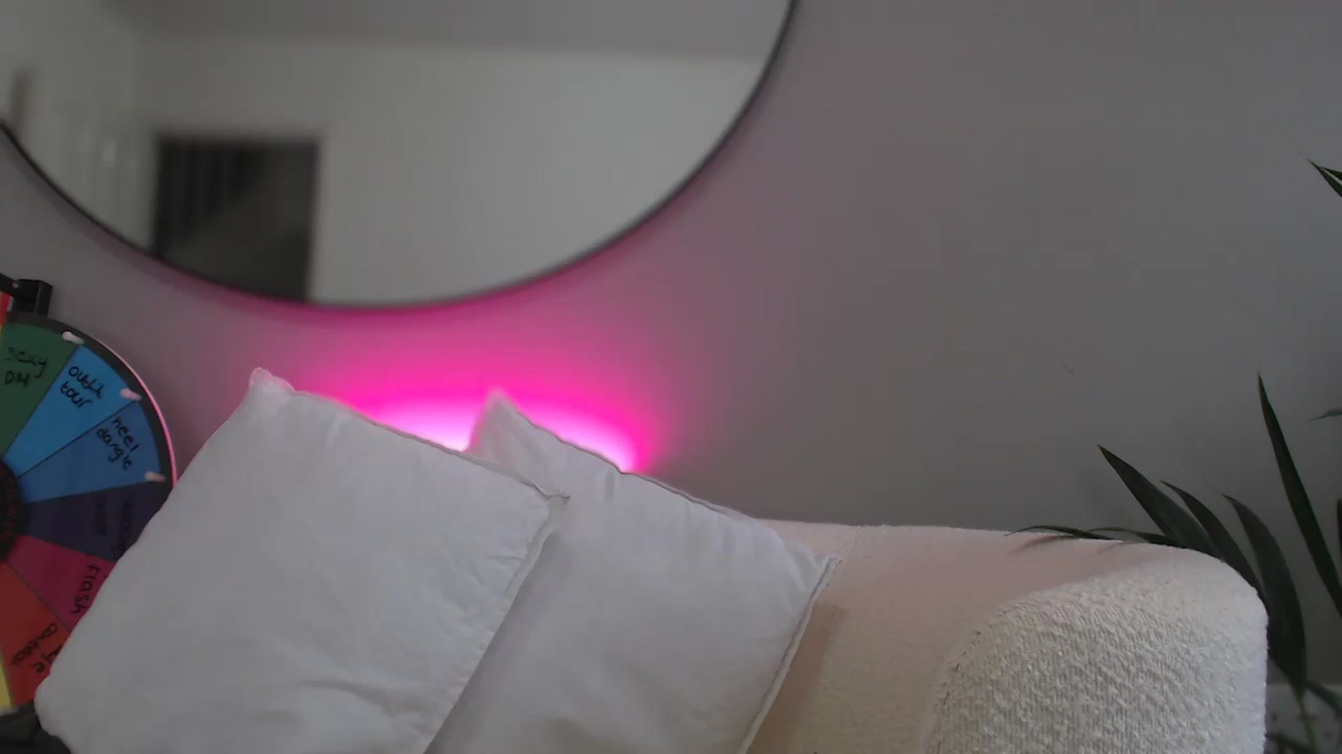 Gallery image thumbnail from Stormi_Mack_x's myfreecams stream on, 08/14/2024, 14:45 image 10 of 20