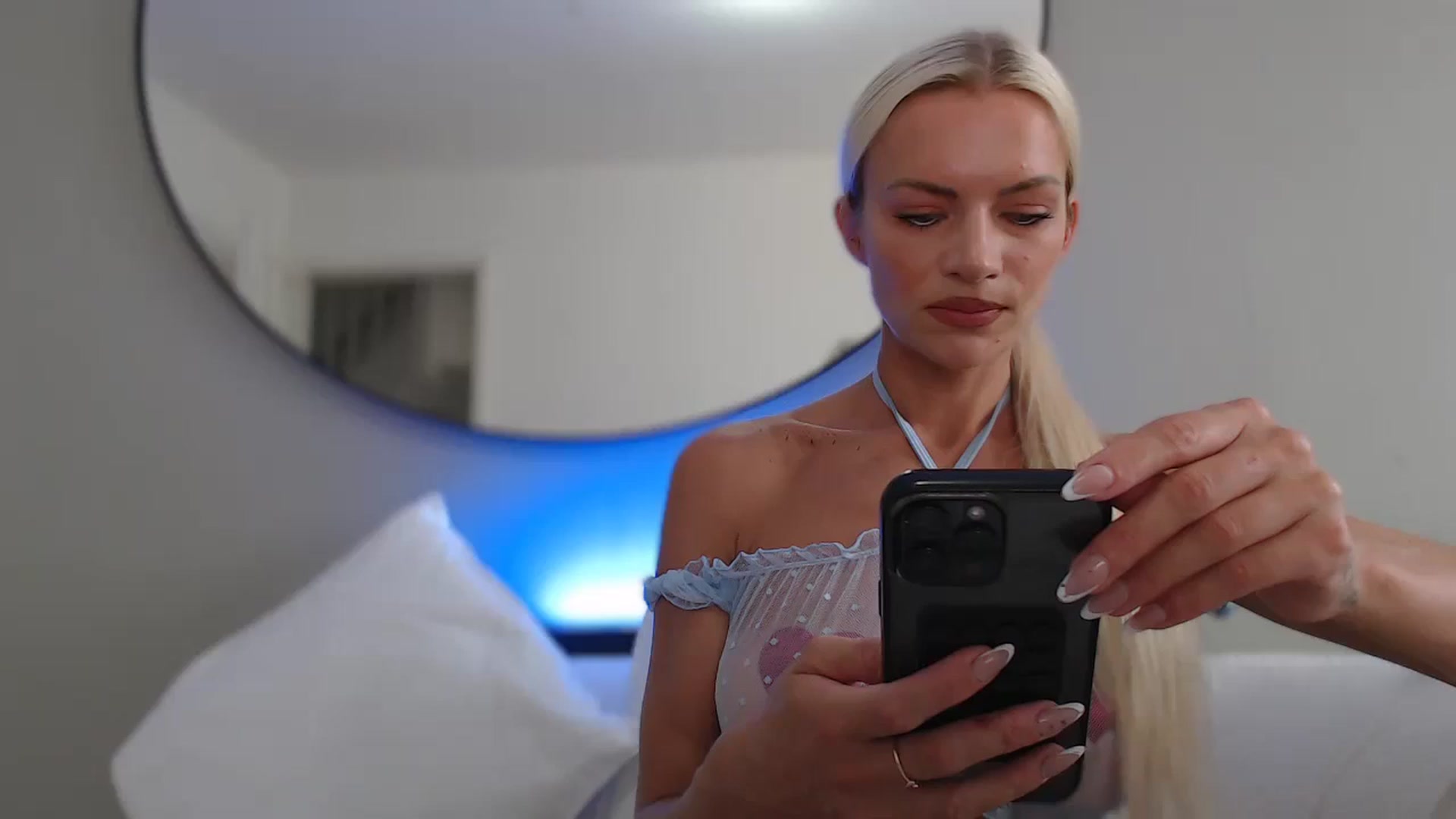 Gallery image thumbnail from Stormi_Mack_x's myfreecams stream on, 08/16/2024, 14:30 image 17 of 20