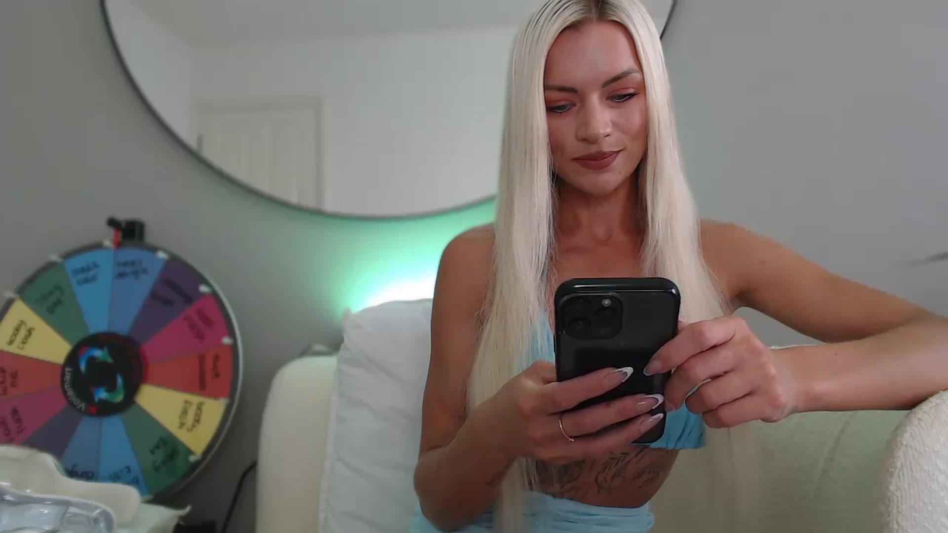 Gallery image thumbnail from Stormi_Mack_x's myfreecams stream on, 08/18/2024, 08:38 image 2 of 20