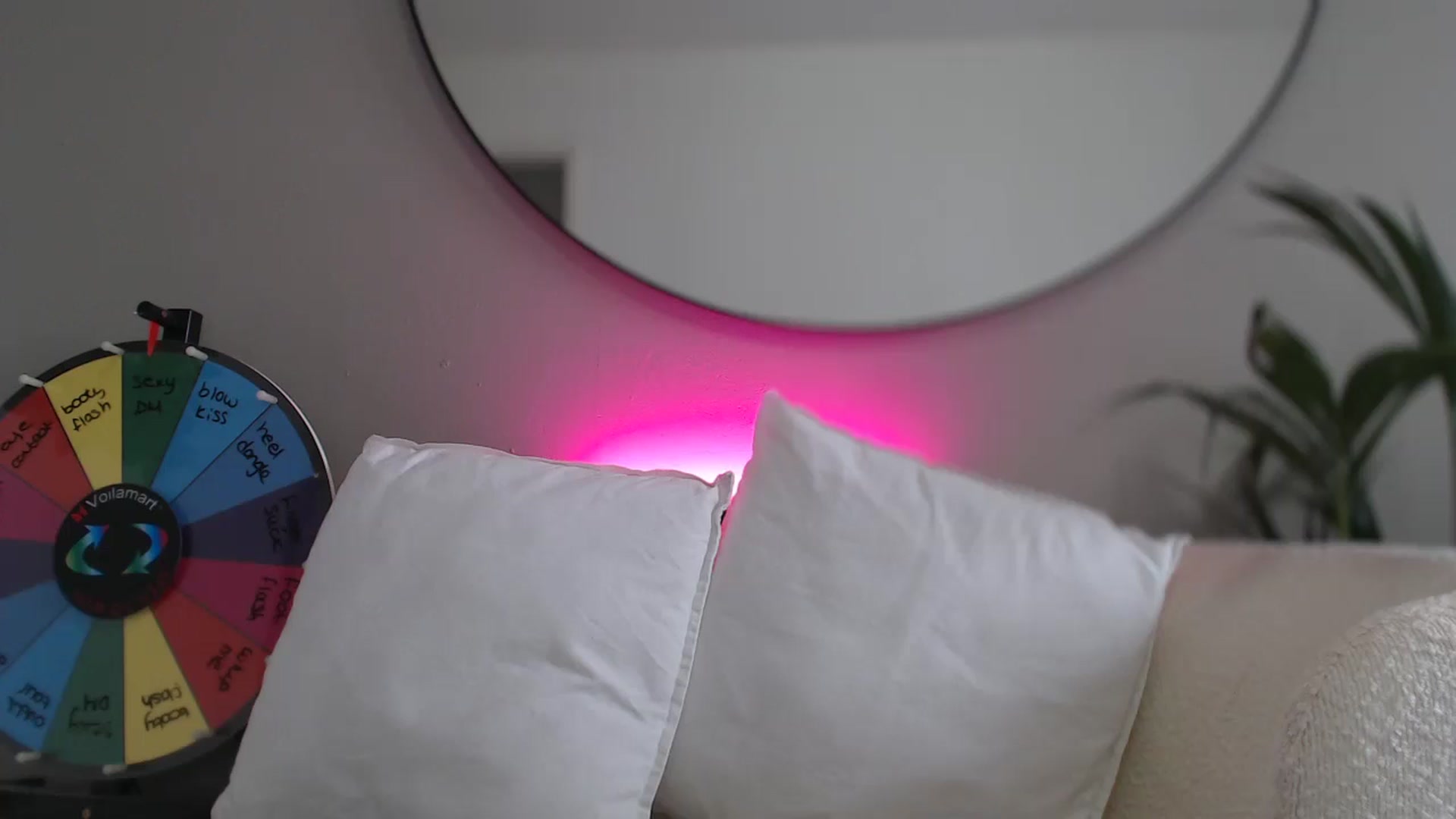 Gallery image thumbnail from Stormi_Mack_x's myfreecams stream on, 09/06/2024, 14:41 image 12 of 20