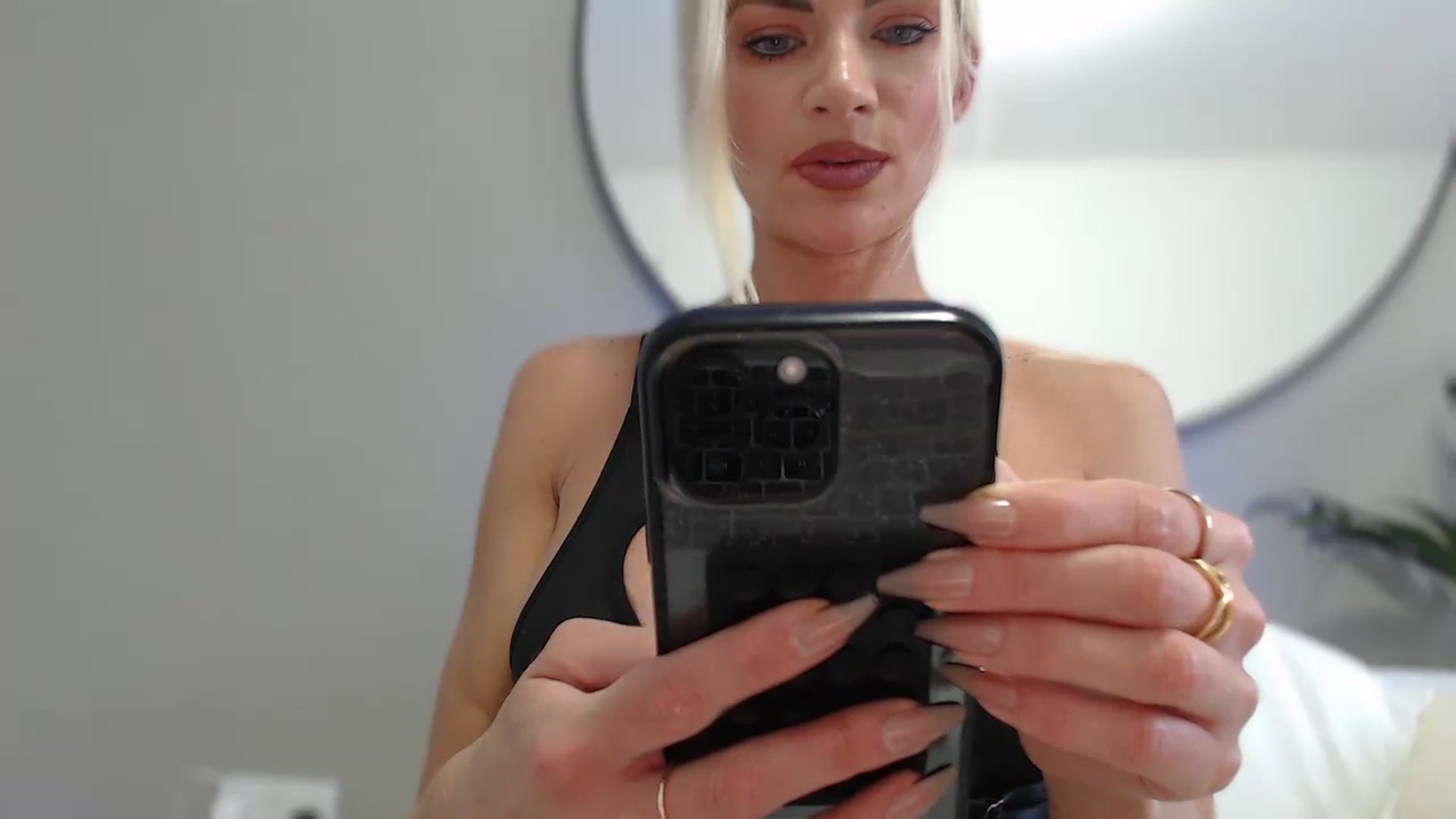 Gallery image thumbnail from Stormi_Mack_x's myfreecams stream on, 10/02/2024, 16:45 image 15 of 20