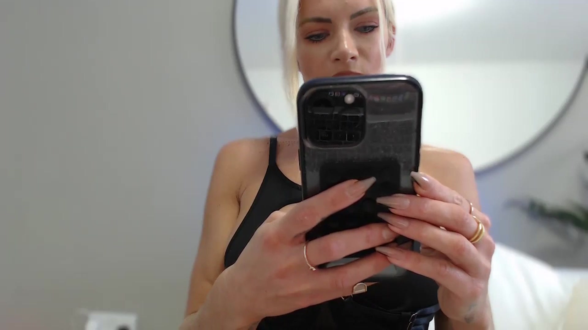 Gallery image thumbnail from Stormi_Mack_x's myfreecams stream on, 10/02/2024, 16:45 image 14 of 20