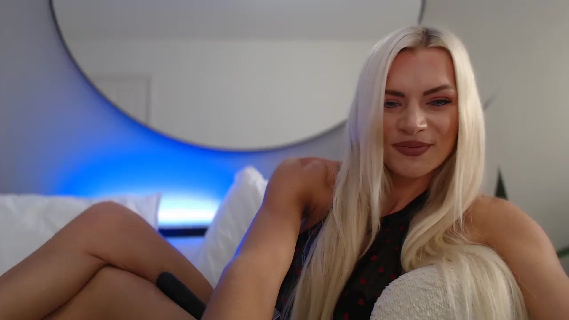 Gallery image thumbnail from Stormi_Mack_x's myfreecams stream on, 10/04/2024, 15:08 image 12 of 20