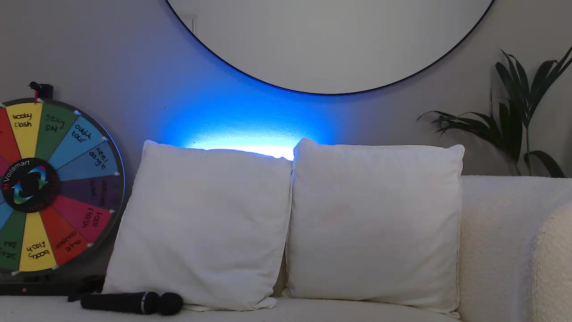 Gallery image thumbnail from Stormi_Mack_x's myfreecams stream on, 10/10/2024, 08:16 image 15 of 20