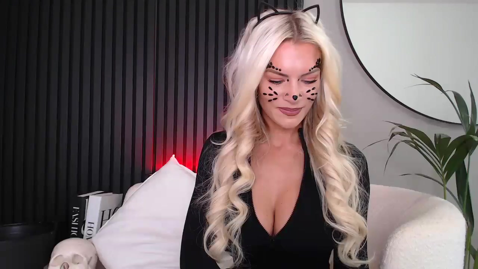 Gallery image thumbnail from Stormi_Mack_x's myfreecams stream on, 10/31/2024, 12:43 image 9 of 20