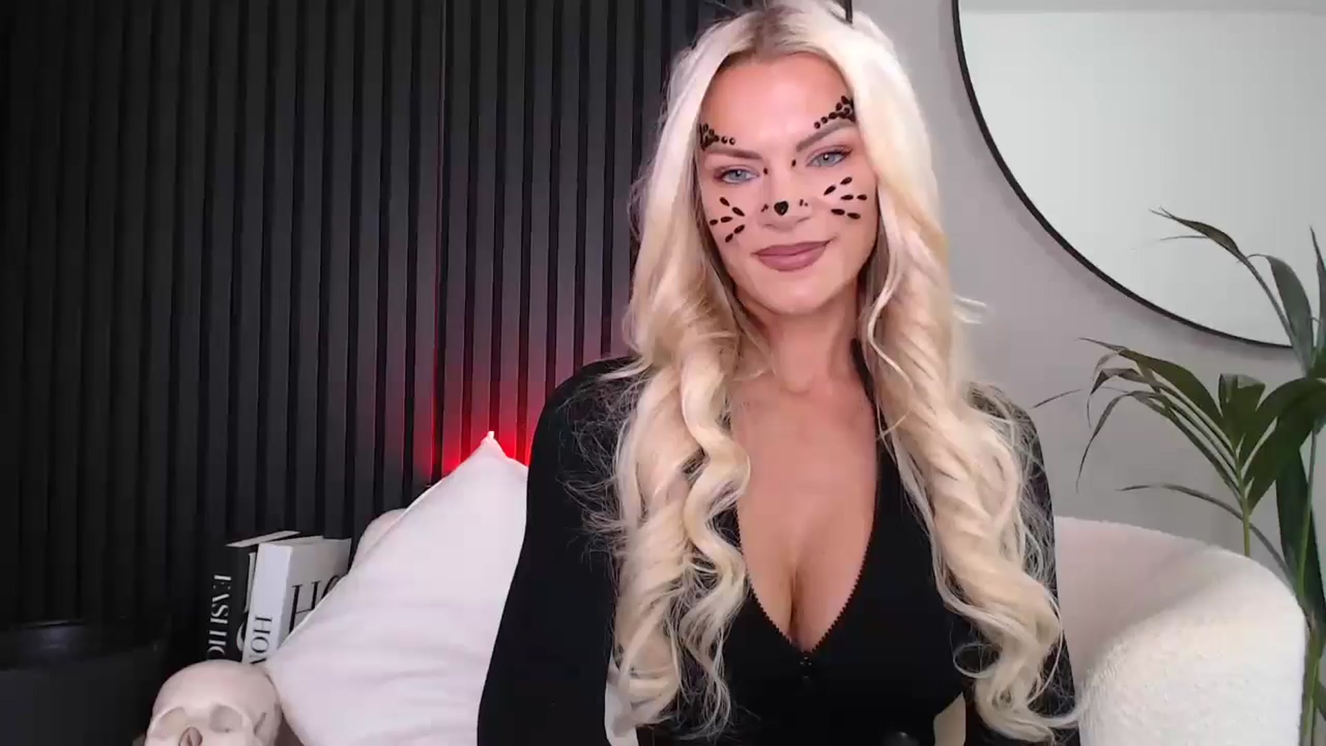 Gallery image thumbnail from Stormi_Mack_x's myfreecams stream on, 10/31/2024, 12:43 image 11 of 20