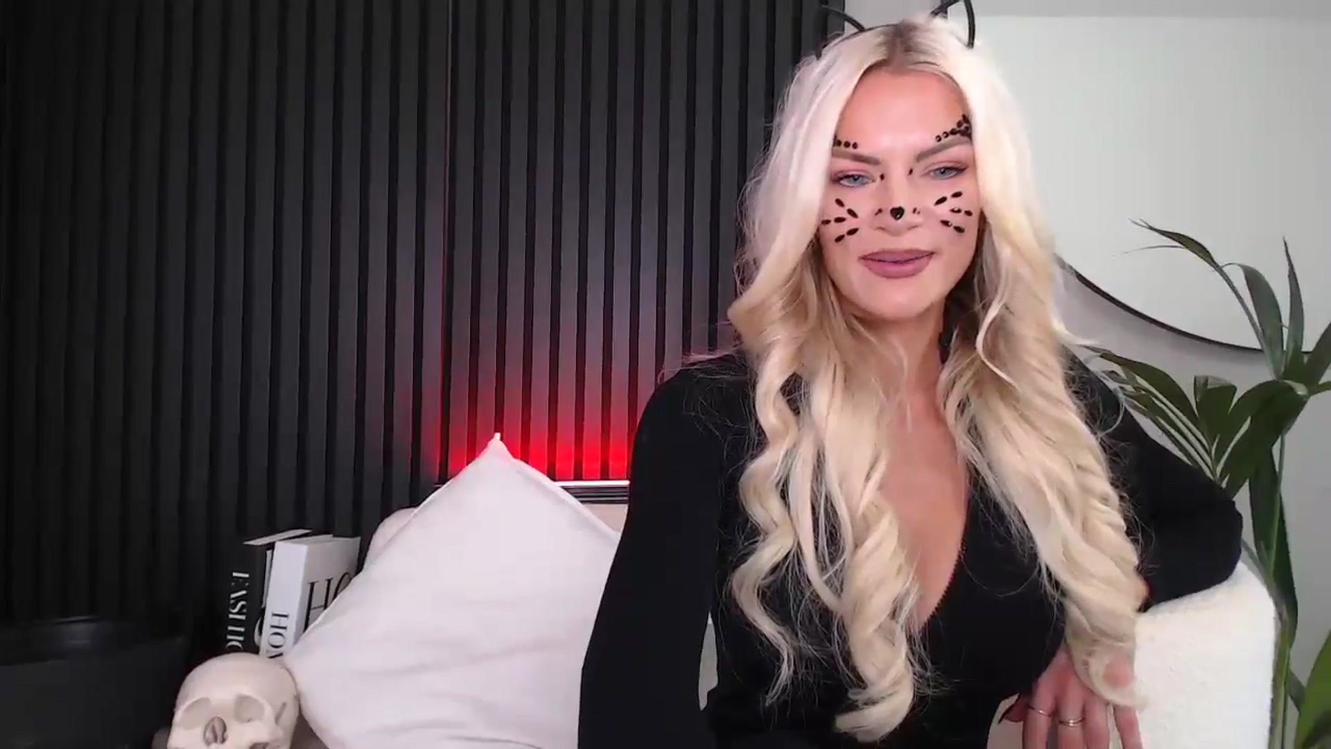 Gallery image thumbnail from Stormi_Mack_x's myfreecams stream on, 10/31/2024, 12:43 image 20 of 20