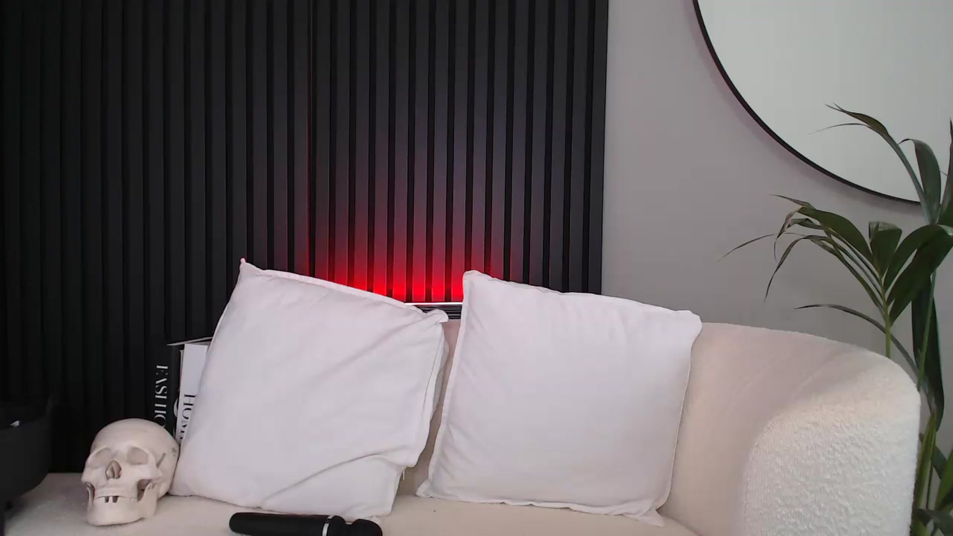 Gallery image thumbnail from Stormi_Mack_x's myfreecams stream on, 10/31/2024, 14:12 image 17 of 20