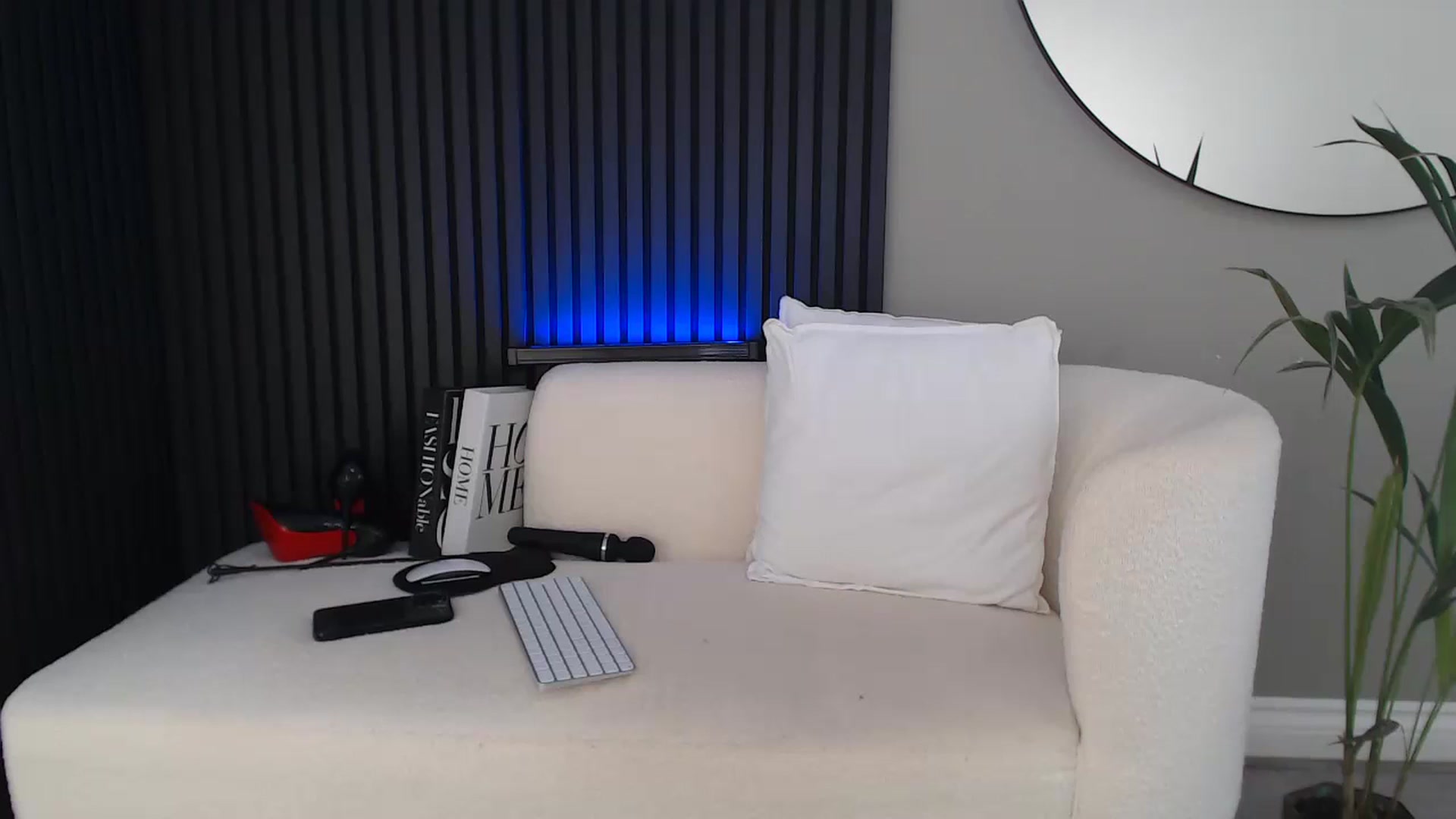 Gallery image thumbnail from Stormi_Mack_x's myfreecams stream on, 11/20/2024, 09:50 image 15 of 20