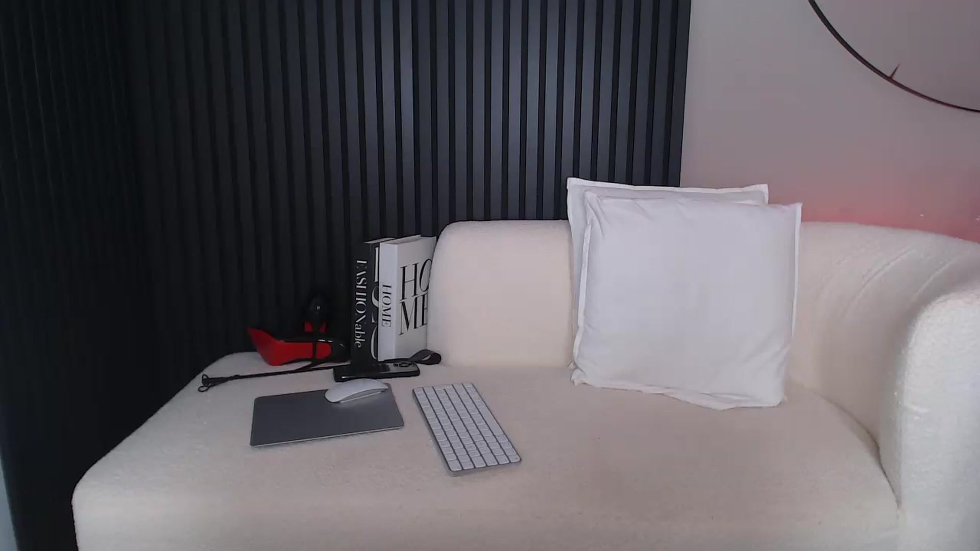 Gallery image thumbnail from Stormi_Mack_x's myfreecams stream on, 11/22/2024, 19:02 image 4 of 20