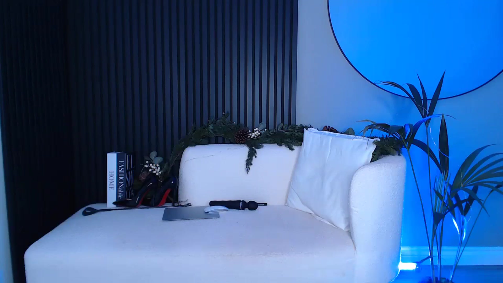 Gallery image thumbnail from Stormi_Mack_x's myfreecams stream on, 12/19/2024, 19:55 image 9 of 20