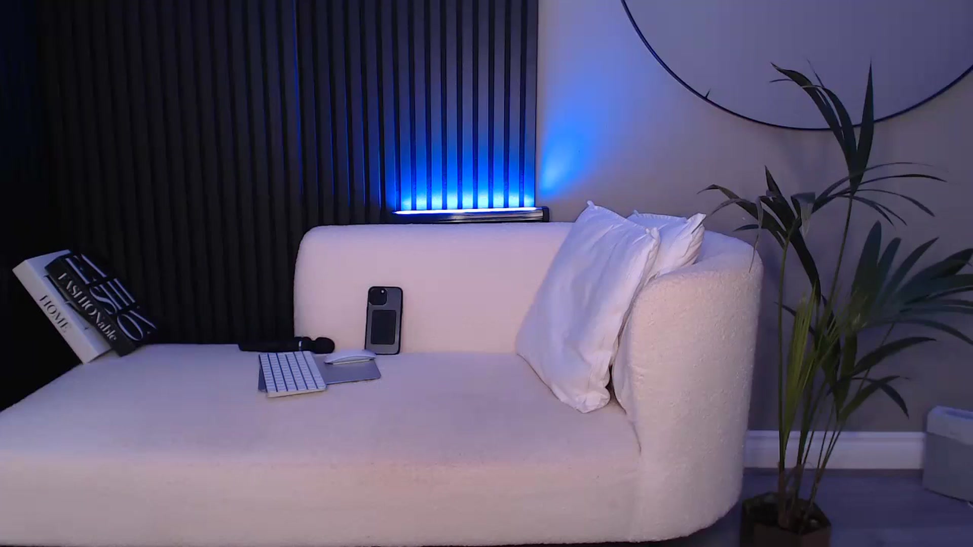 Gallery image thumbnail from Stormi_Mack_x's myfreecams stream on, 12/30/2024, 18:56 image 19 of 20