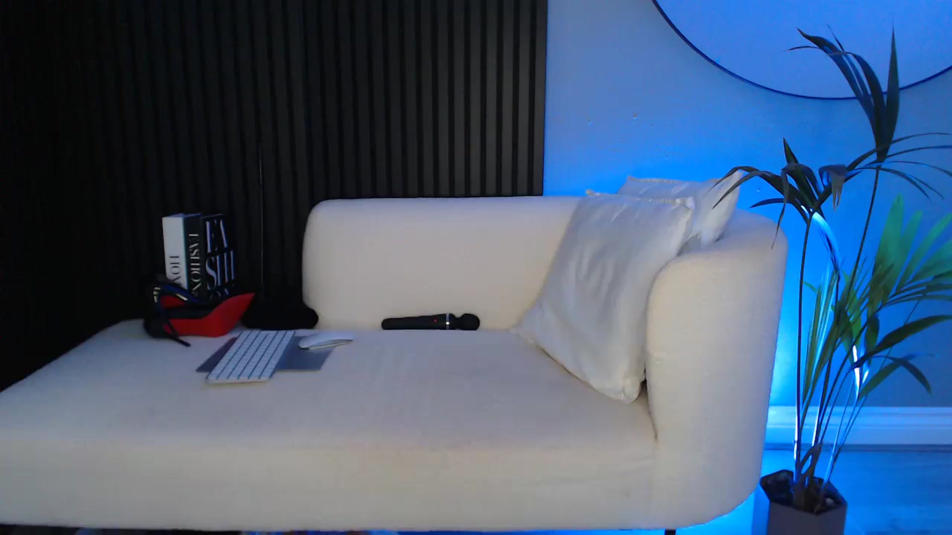 Gallery image thumbnail from Stormi_Mack_x's myfreecams stream on, 01/02/2025, 15:28 image 18 of 20