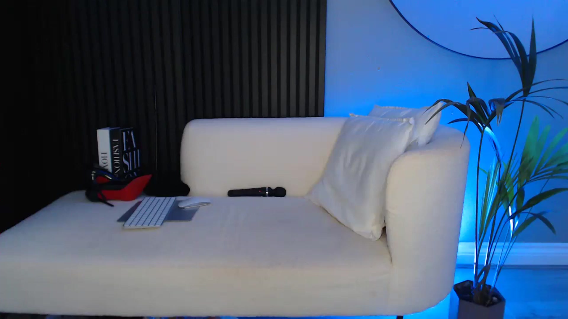 Gallery image thumbnail from Stormi_Mack_x's myfreecams stream on, 01/02/2025, 15:28 image 17 of 20