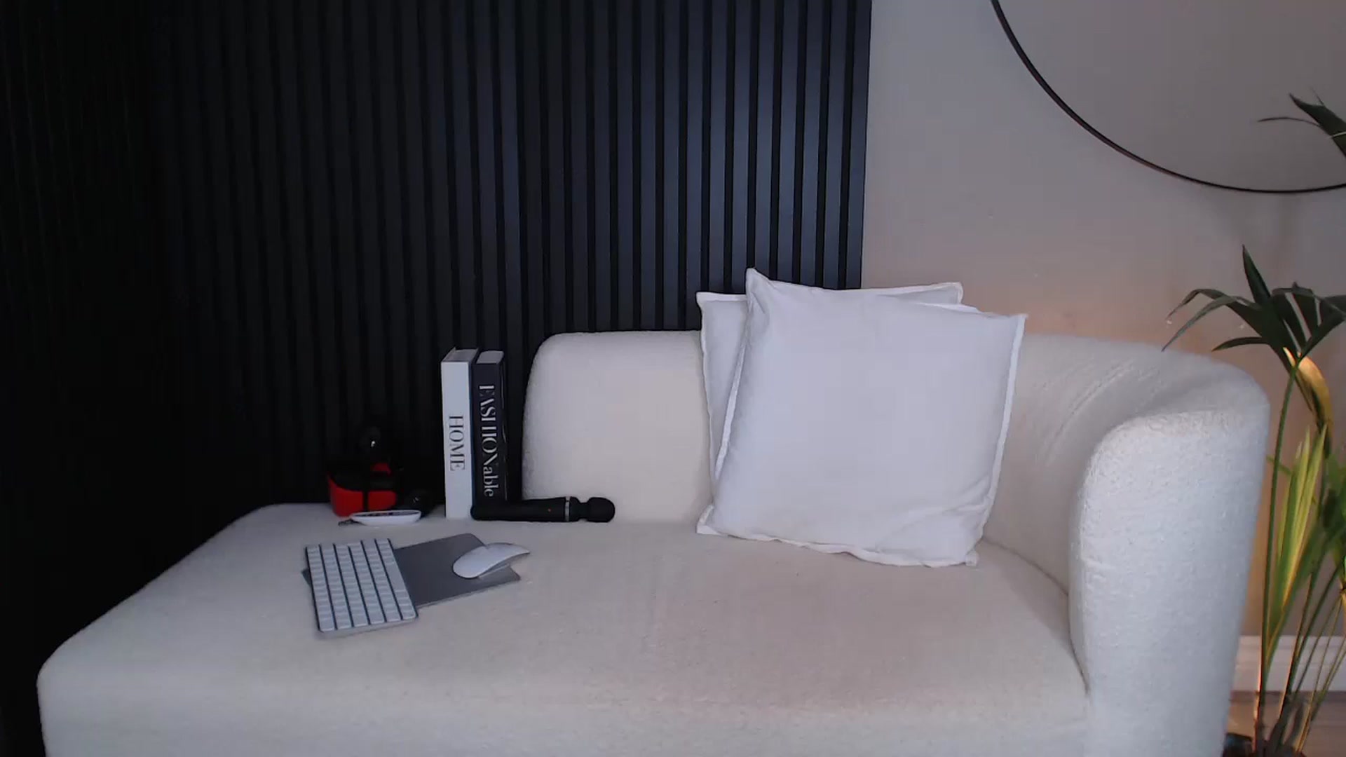 Gallery image thumbnail from Stormi_Mack_x's myfreecams stream on, 01/17/2025, 14:20 image 9 of 20