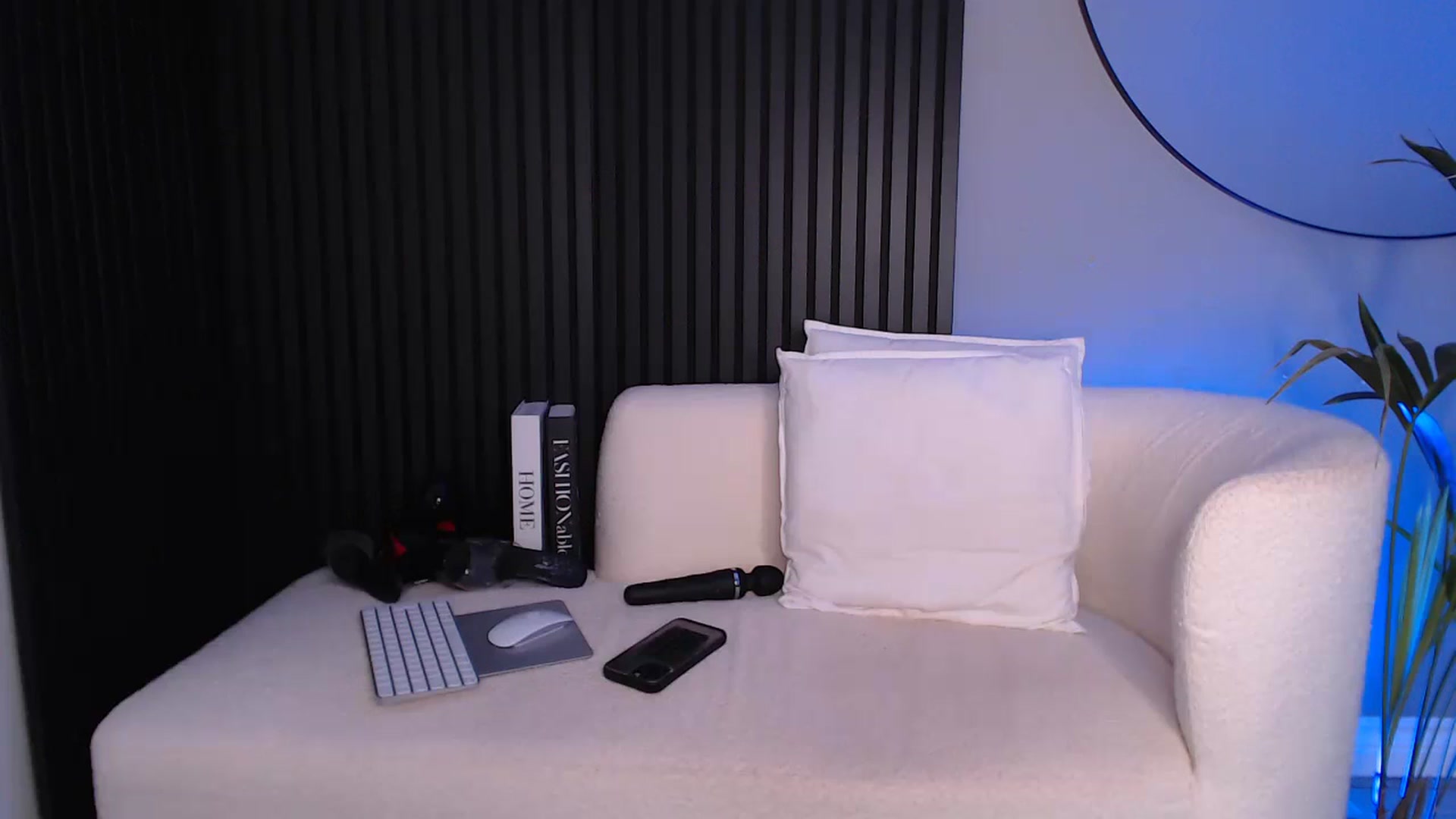 Gallery image thumbnail from Stormi_Mack_x's myfreecams stream on, 01/18/2025, 09:27 image 14 of 20