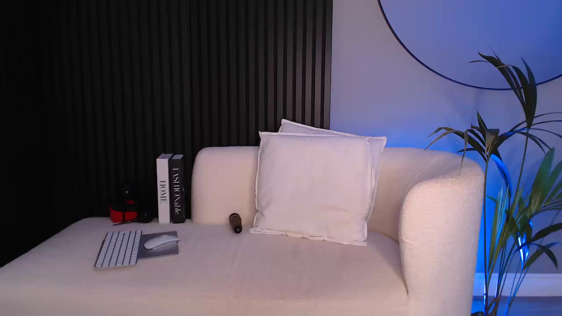 Gallery image thumbnail from Stormi_Mack_x's myfreecams stream on, 01/19/2025, 10:25 image 1 of 20