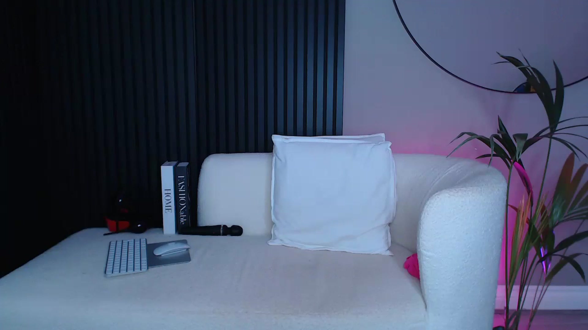 Gallery image thumbnail from Stormi_Mack_x's myfreecams stream on, 01/21/2025, 13:26 image 10 of 20