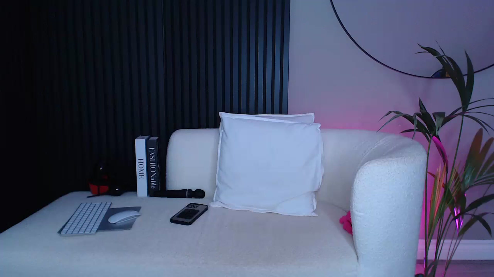 Gallery image thumbnail from Stormi_Mack_x's myfreecams stream on, 01/21/2025, 13:26 image 1 of 20