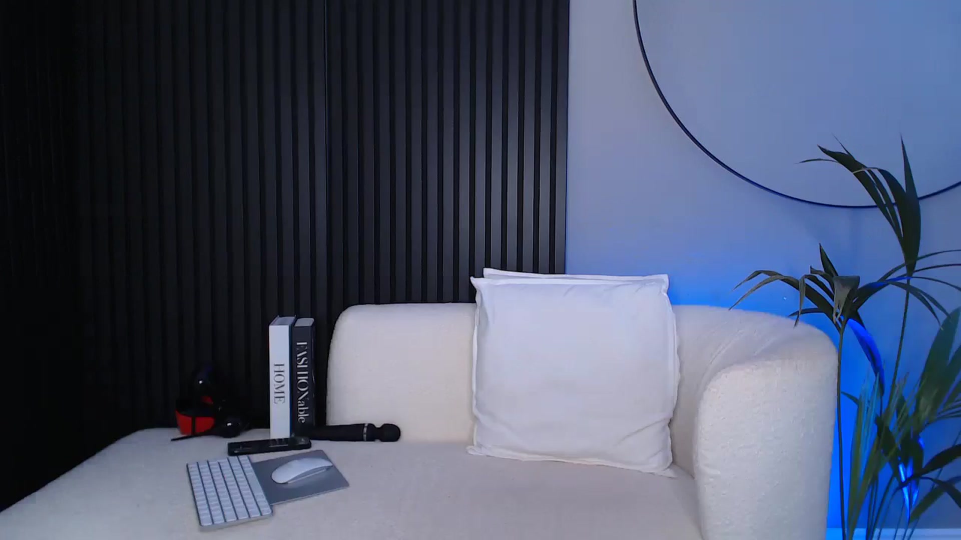 Gallery image thumbnail from Stormi_Mack_x's myfreecams stream on, 01/31/2025, 11:31 image 16 of 20