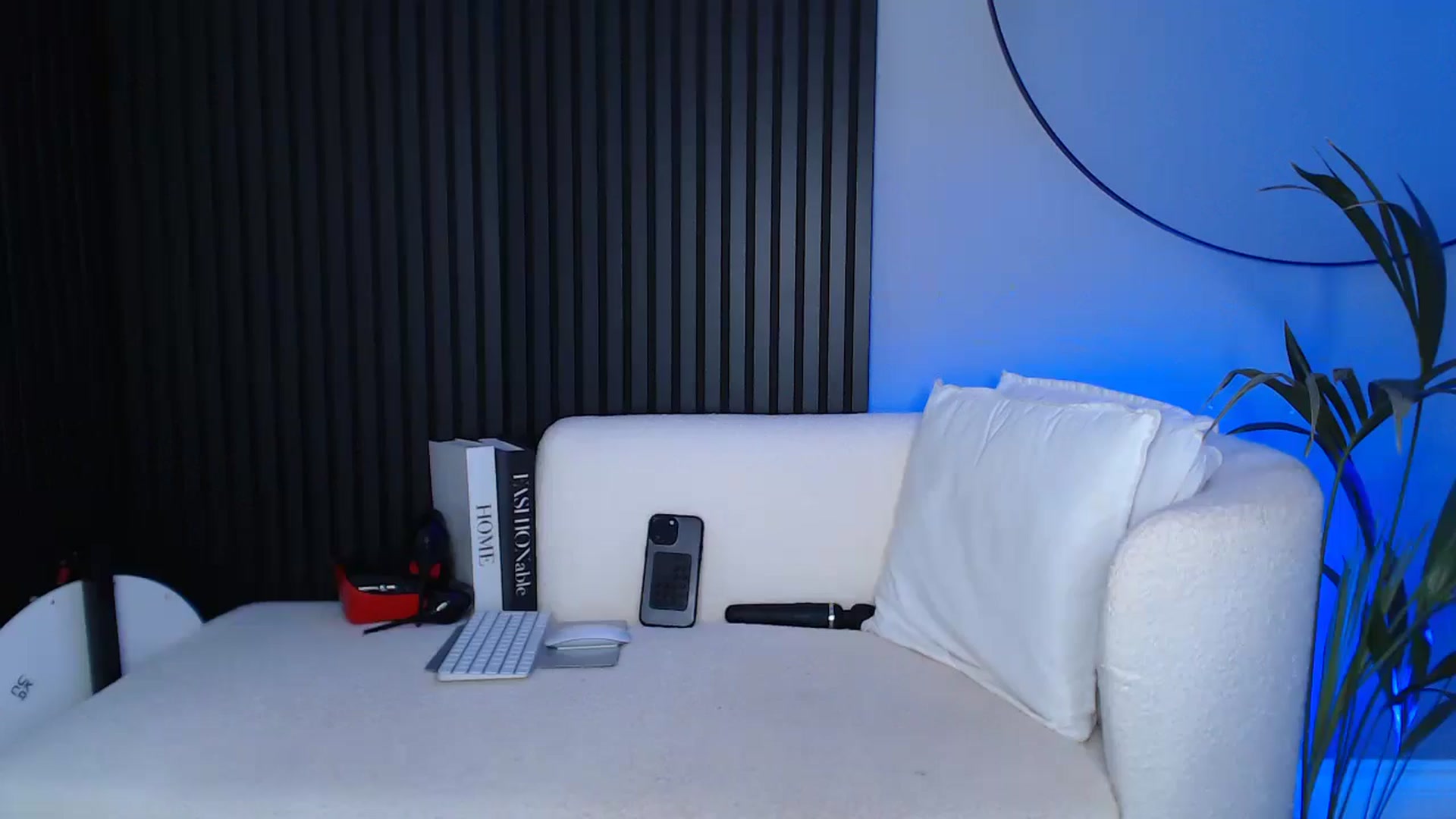 Gallery image thumbnail from Stormi_Mack_x's myfreecams stream on, 02/20/2025, 14:22 image 19 of 20