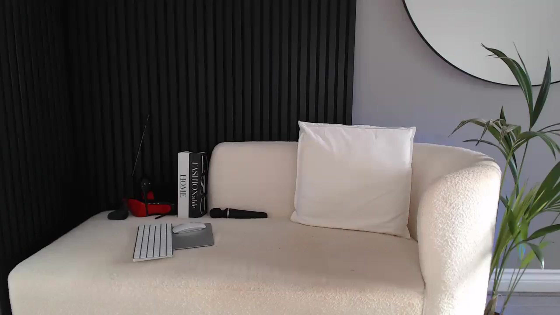 Gallery image thumbnail from Stormi_Mack_x's myfreecams stream on, 03/06/2025, 11:16 image 17 of 20