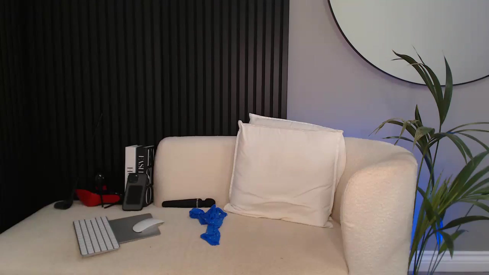 Gallery image thumbnail from Stormi_Mack_x's myfreecams stream on, 03/07/2025, 13:26 image 17 of 20