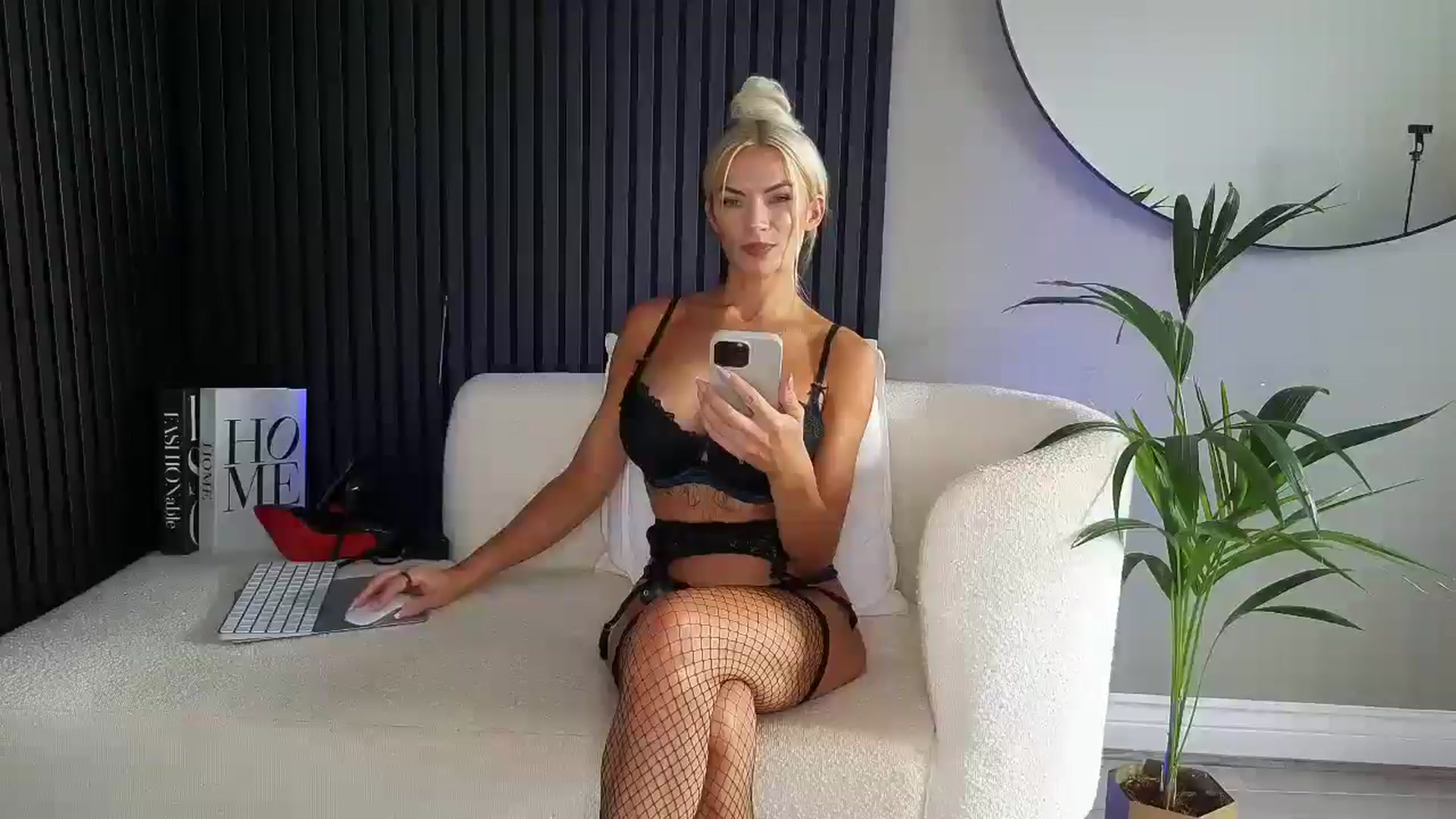 Gallery image thumbnail from Stormi_Mack_x's myfreecams stream on, 08/05/2025, 12:41 image 10 of 20