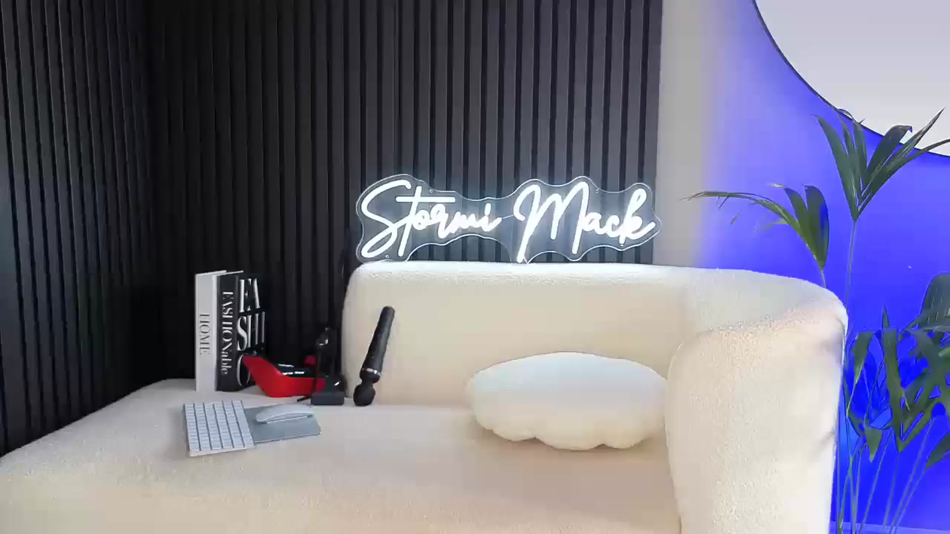 Gallery image thumbnail from Stormi_Mack_x's myfreecams stream on, 09/28/2025, 09:44 image 3 of 20