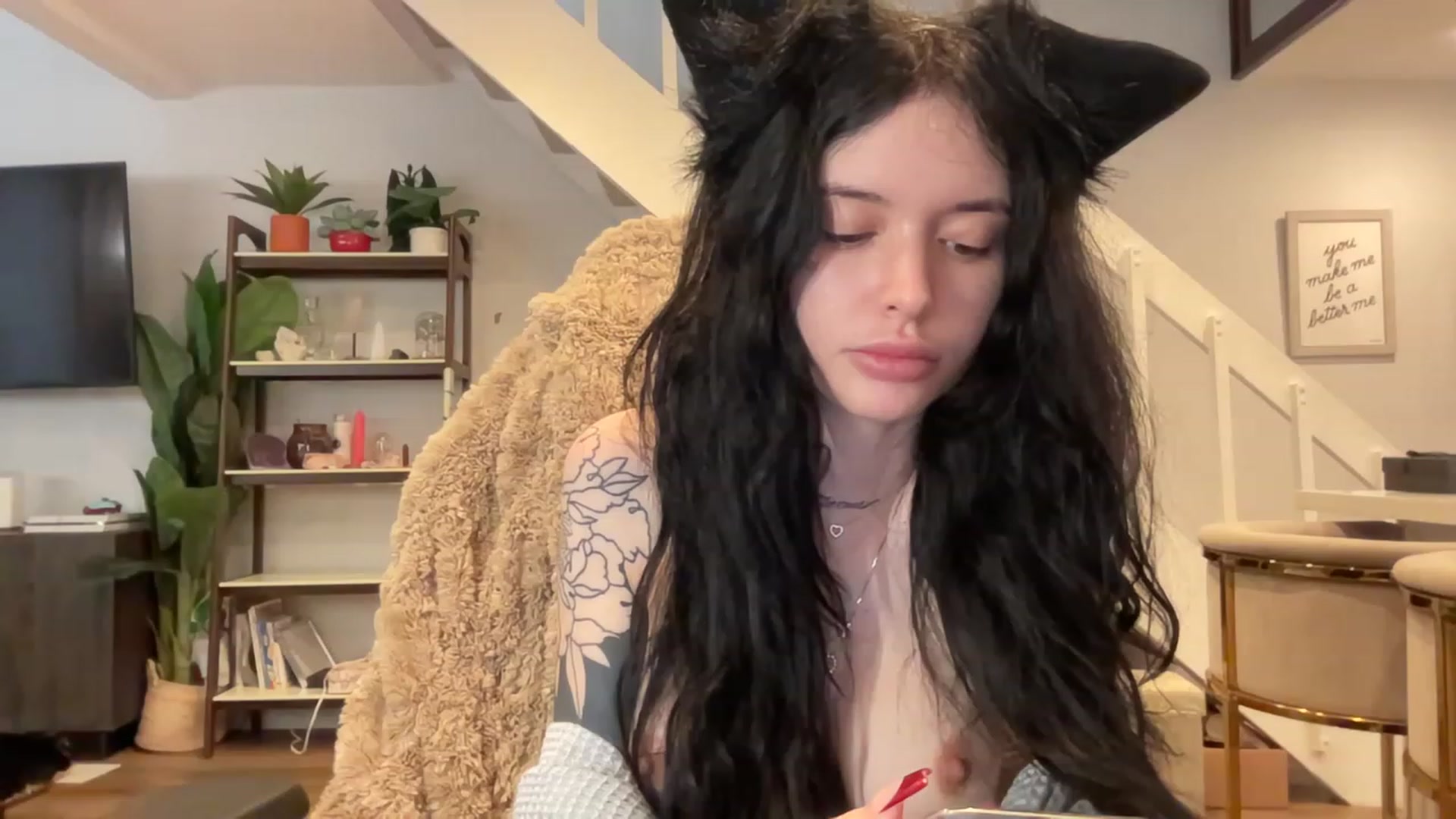 Gallery image thumbnail from Stormy's myfreecams stream on, 12/30/2022, 24:04 image 8 of 20