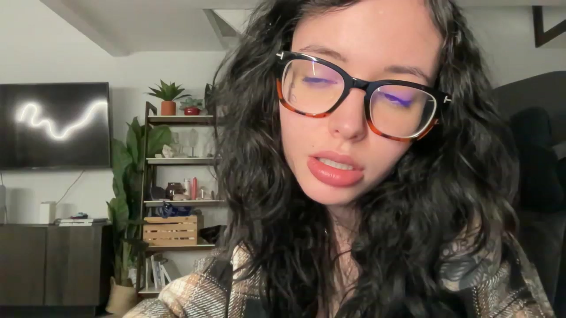 Gallery image thumbnail from Stormy's myfreecams stream on, 02/01/2023, 04:23 image 8 of 20