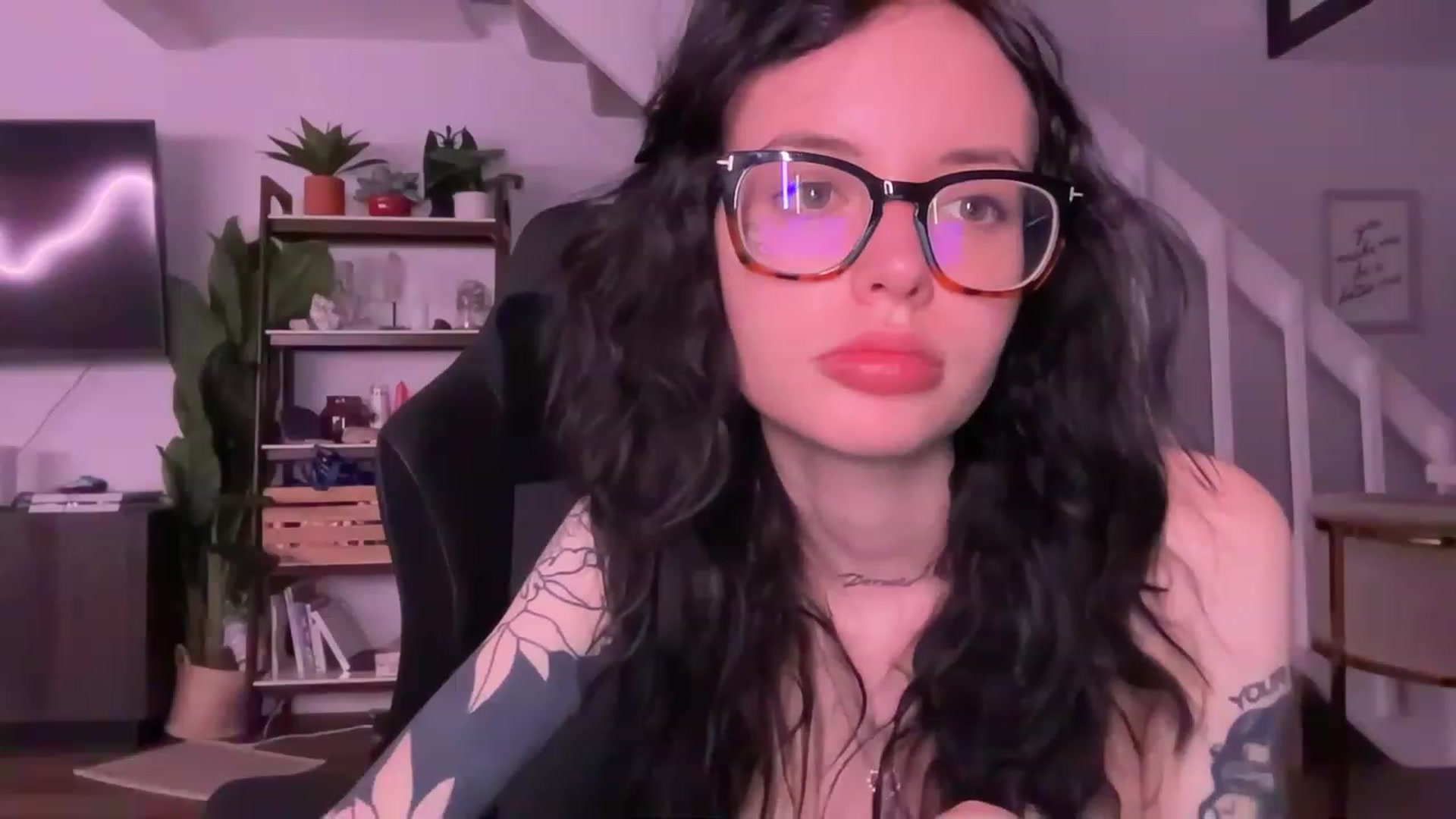 Gallery image thumbnail from Stormy's myfreecams stream on, 02/01/2023, 08:11 image 13 of 20