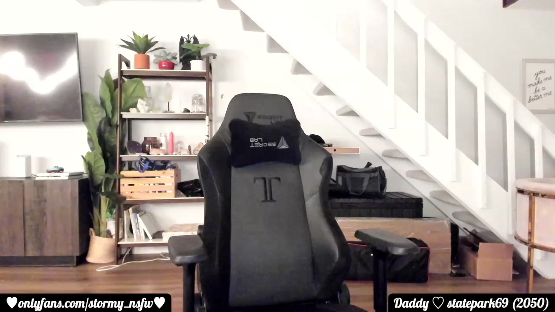 Gallery image thumbnail from Stormy's myfreecams stream on, 02/03/2023, 09:06 image 15 of 20