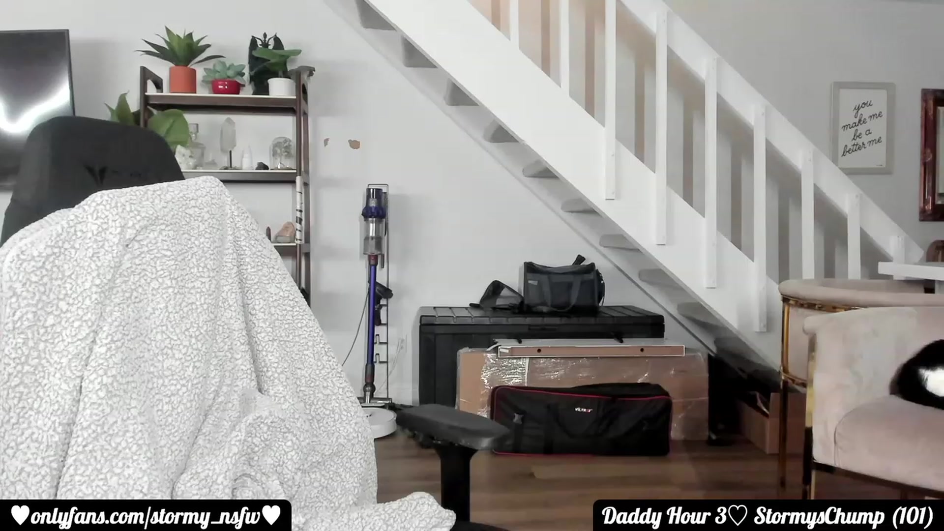 Gallery image thumbnail from Stormy's myfreecams stream on, 02/09/2023, 05:26 image 20 of 20