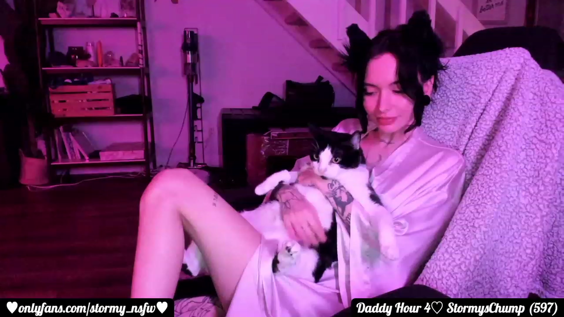 Gallery image thumbnail from Stormy's myfreecams stream on, 02/09/2023, 08:59 image 6 of 20