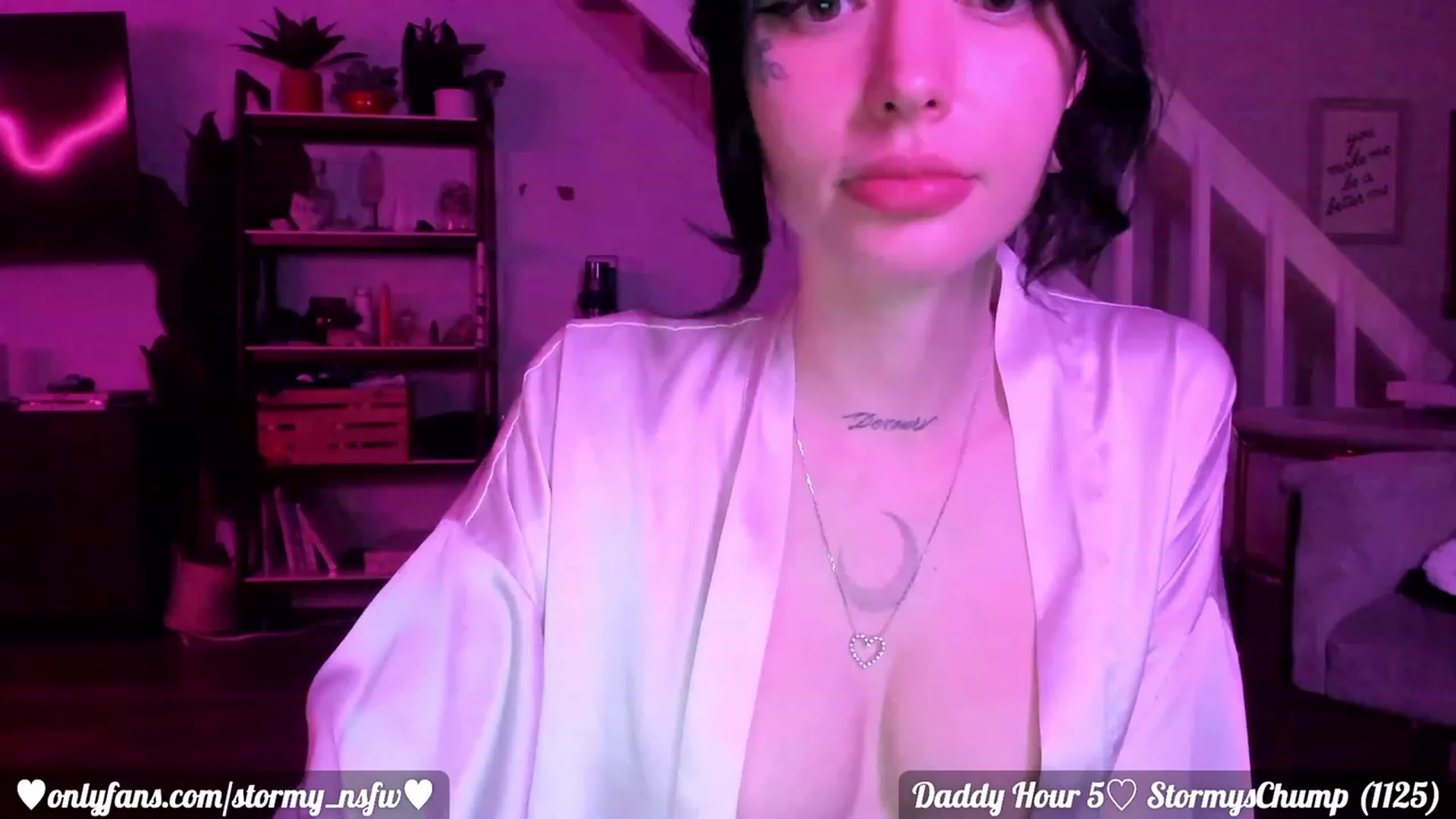 Gallery image thumbnail from Stormy's myfreecams stream on, 02/09/2023, 08:59 image 19 of 20